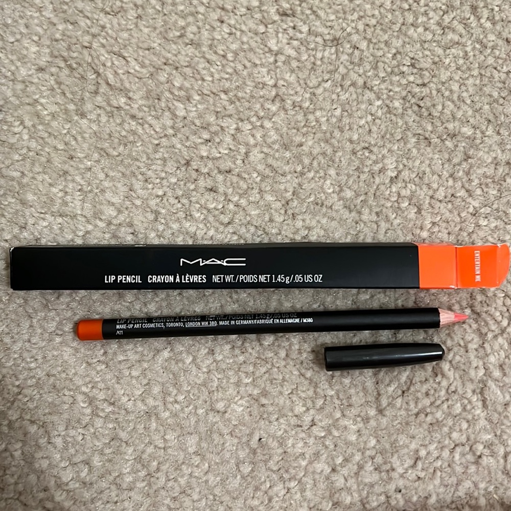 MAC Cosmetics orange lip pencil